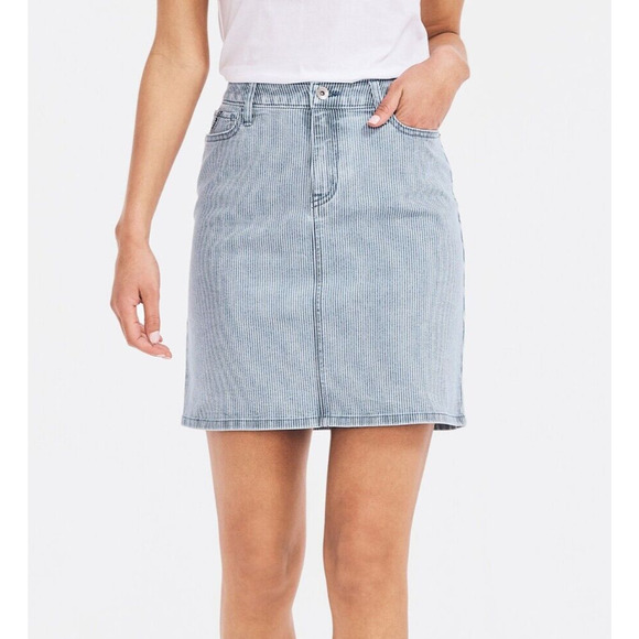 Nautica Women Light Washed Pin Striped Denim Classic Mini A-line Skirt Size 27 - Picture 2 of 5